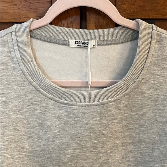 NWT Heather Gray Crewneck Sweatshirt - Picture 6 of 8